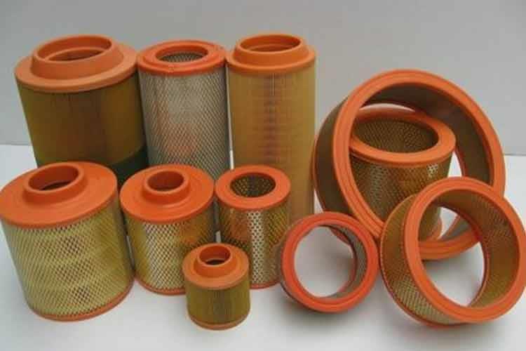 不同的空壓機(jī)濾芯可以根據(jù)進(jìn)風(fēng)量的大小來選擇要安裝的空氣過濾器