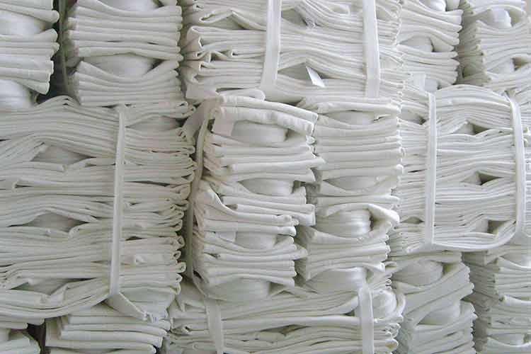 且氈層纖維承單纖維，三維微孔結(jié)構(gòu)，孔隙率高，對(duì)氣體過濾阻力小