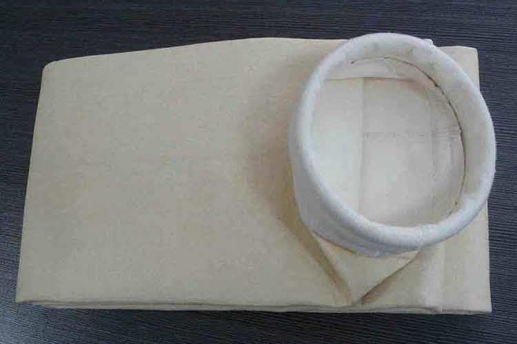 滌綸針刺集塵布袋主要用于一般工業(yè)企業(yè)有粉塵污染的行業(yè)除塵及常溫?zé)煔庵卫淼阮I(lǐng)域