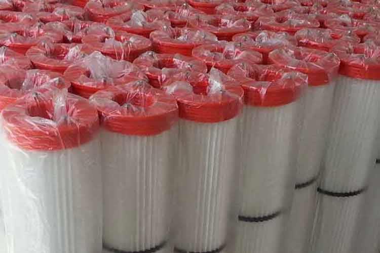 傾斜安裝時，濾筒上下相疊，結構緊湊，占地面積小，便于換筒