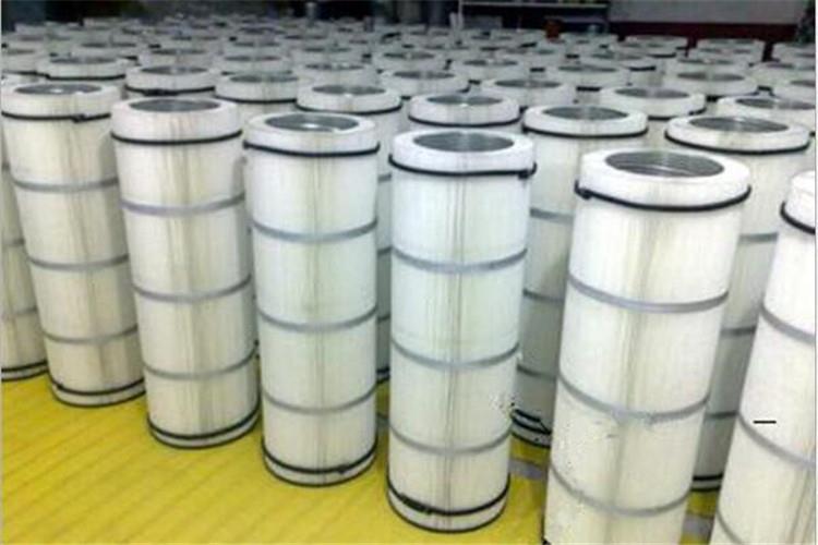 垂直、傾斜、水平安裝，濾筒垂直安裝，脈沖清灰時(shí)，粉塵易清落沉降至灰斗，效果好