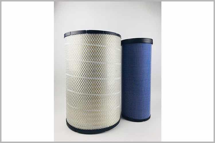 我們常見的就是用氣槍來吹，把這個(gè)臟東西吹掉，但是這個(gè)槍的壓力也是要注意的