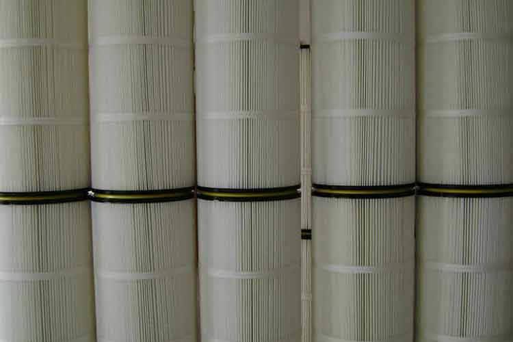  噴砂機除塵濾筒的安裝方式有三種：垂直、傾斜、水平安裝