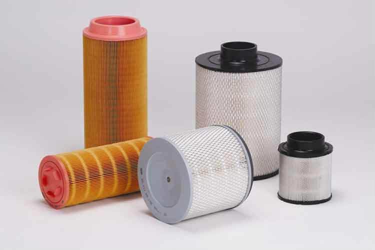 空壓機(jī)過(guò)濾器的選購(gòu)件一般包括：內(nèi)部自動(dòng)排水器、外接自動(dòng)排水器、壓差表、壓差計(jì)、電子壓差指示器和液位指示器