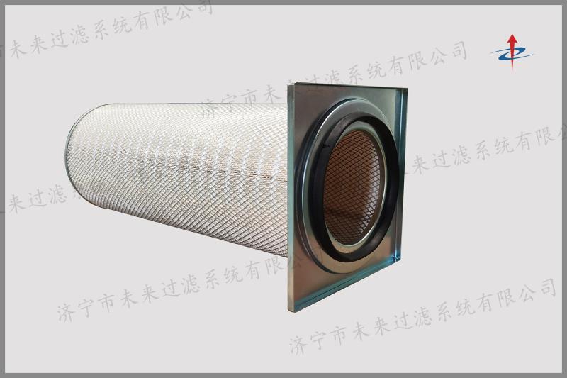 卡盤式除塵濾筒的過濾面積大，過濾精度高，可達(dá)到0.1微米，能夠有效的阻擋煙塵顆粒進(jìn)入內(nèi)部，從而達(dá)到表面過濾